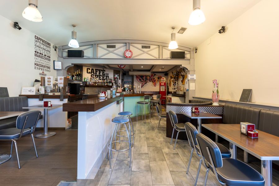 Servizio Fotografico Immobiliare di un bar a Riva del Garda (TN)